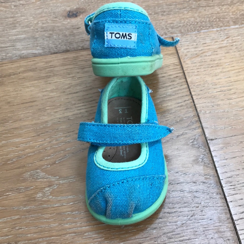 Toms toddler size 3